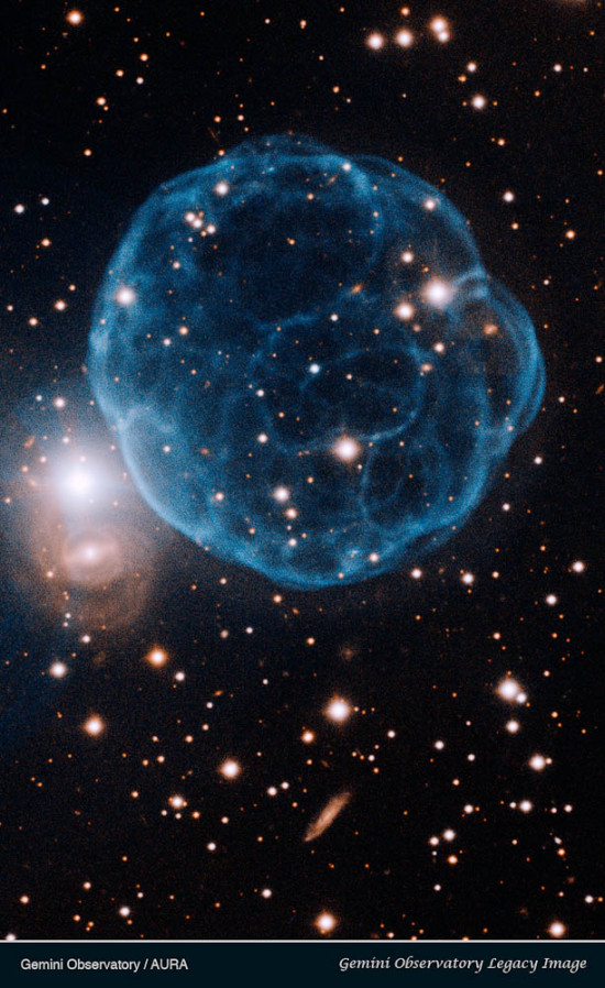 Planetární mlhovina 61 Kn na snímku z dalekohledu Gemini. Credit: Gemini Observatory/AURA