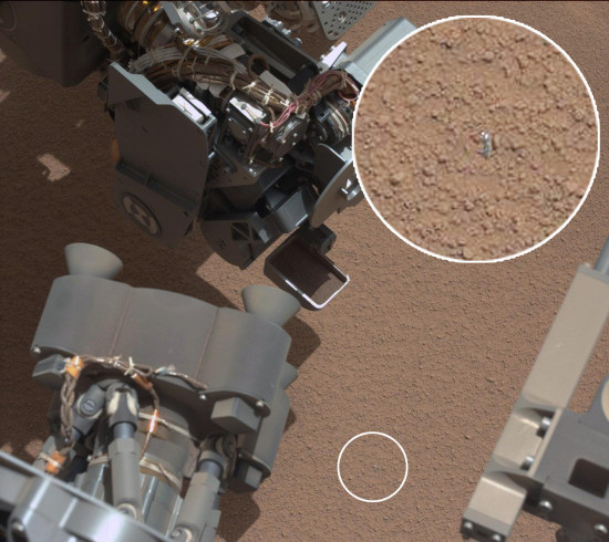 Podivný objekt na Marsu. Credit: NASA, universetoday.com