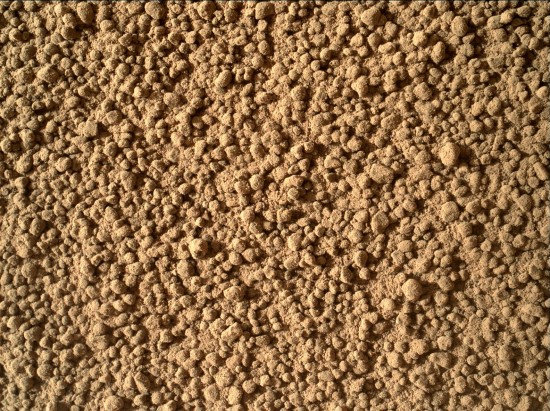 A bonusový obrázek: detailní pohled na marsovský písek. Credit: NASA