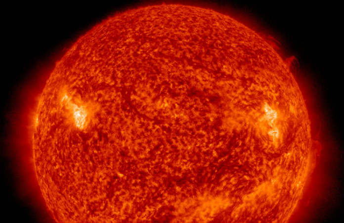 Slunce v neděli 22. listopadu odpoledne na snímku z družice SDO. Credit: NASA